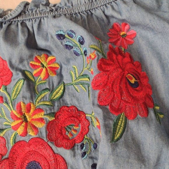 SALE Forever 21 Embroidered Crop Peasant Top L Off Shoulder Chambray - Picture 7 of 10